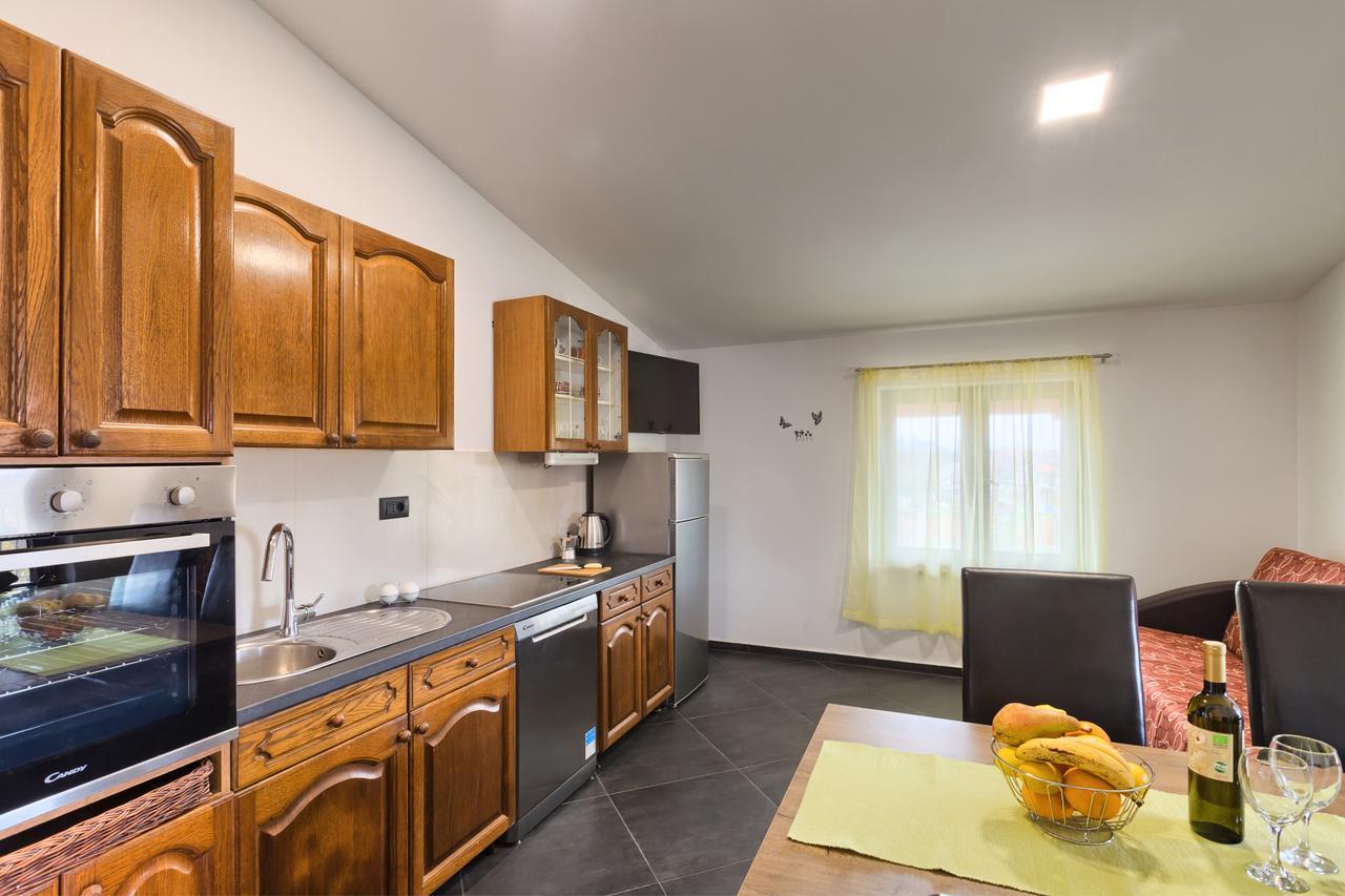 Apartments Ines Пула Екстериор снимка