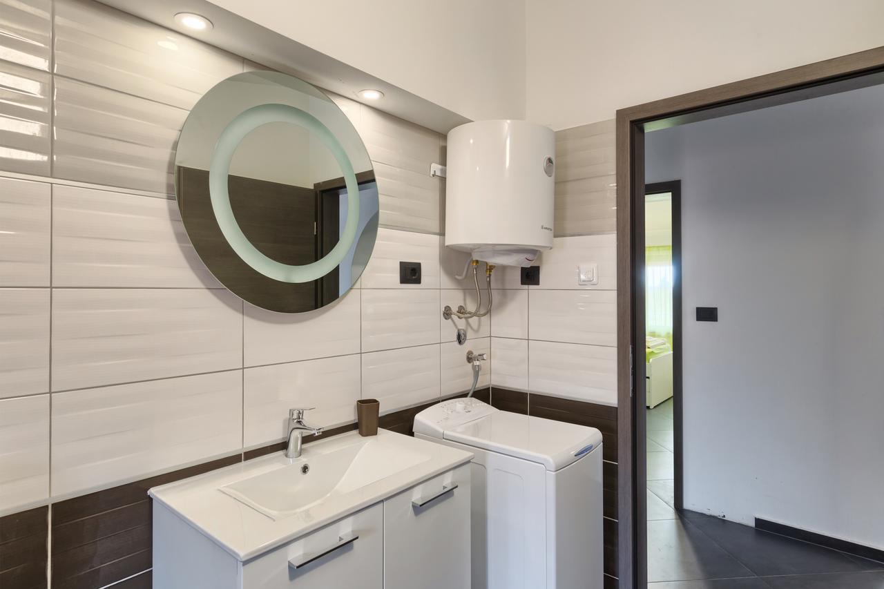 Apartments Ines Пула Екстериор снимка
