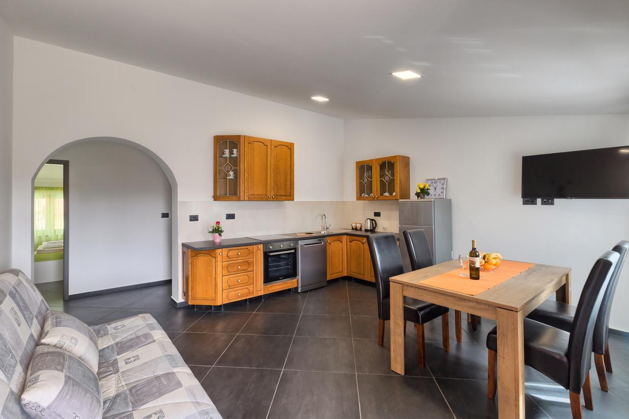 Apartments Ines Пула Екстериор снимка