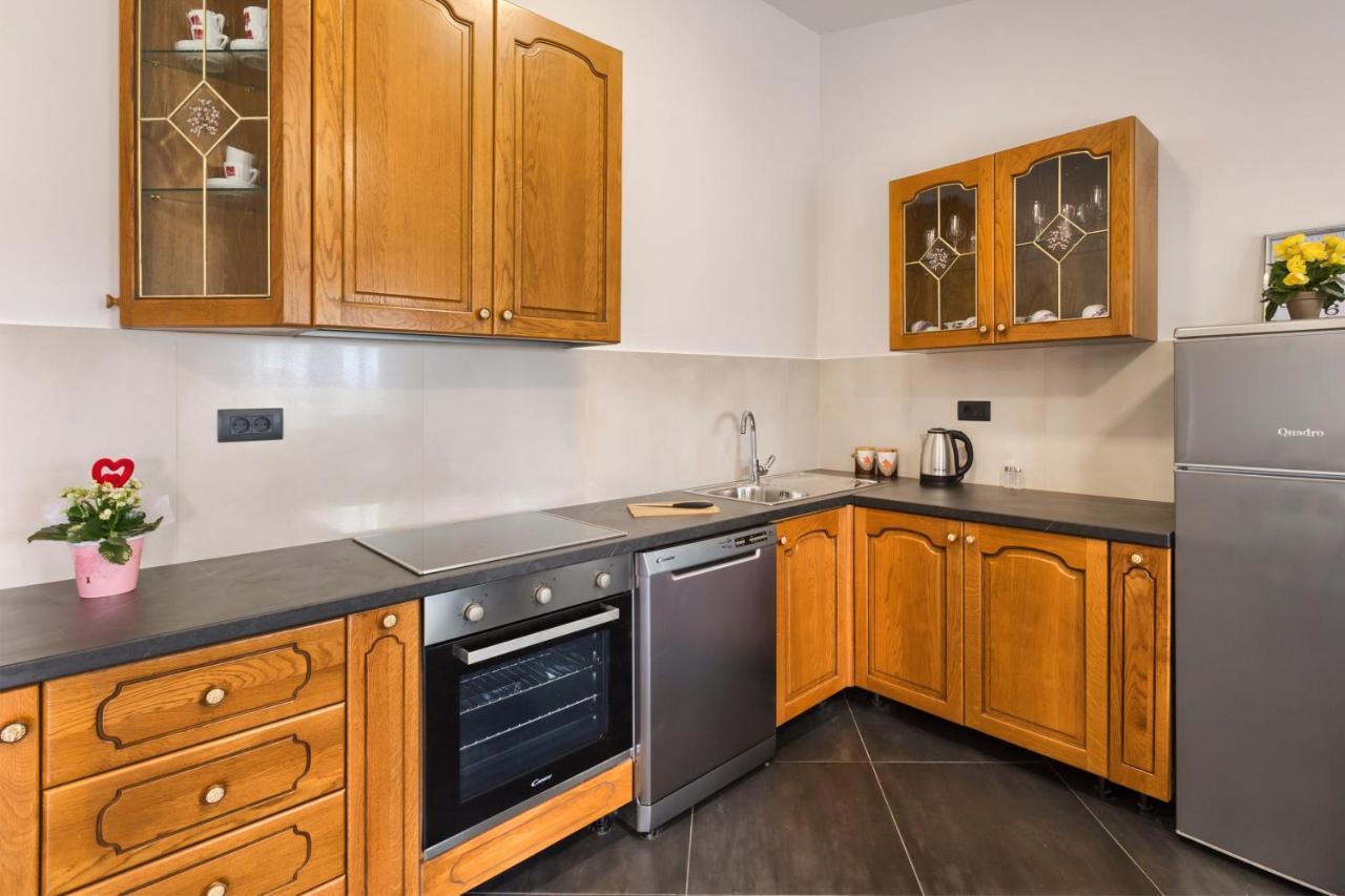 Apartments Ines Пула Екстериор снимка